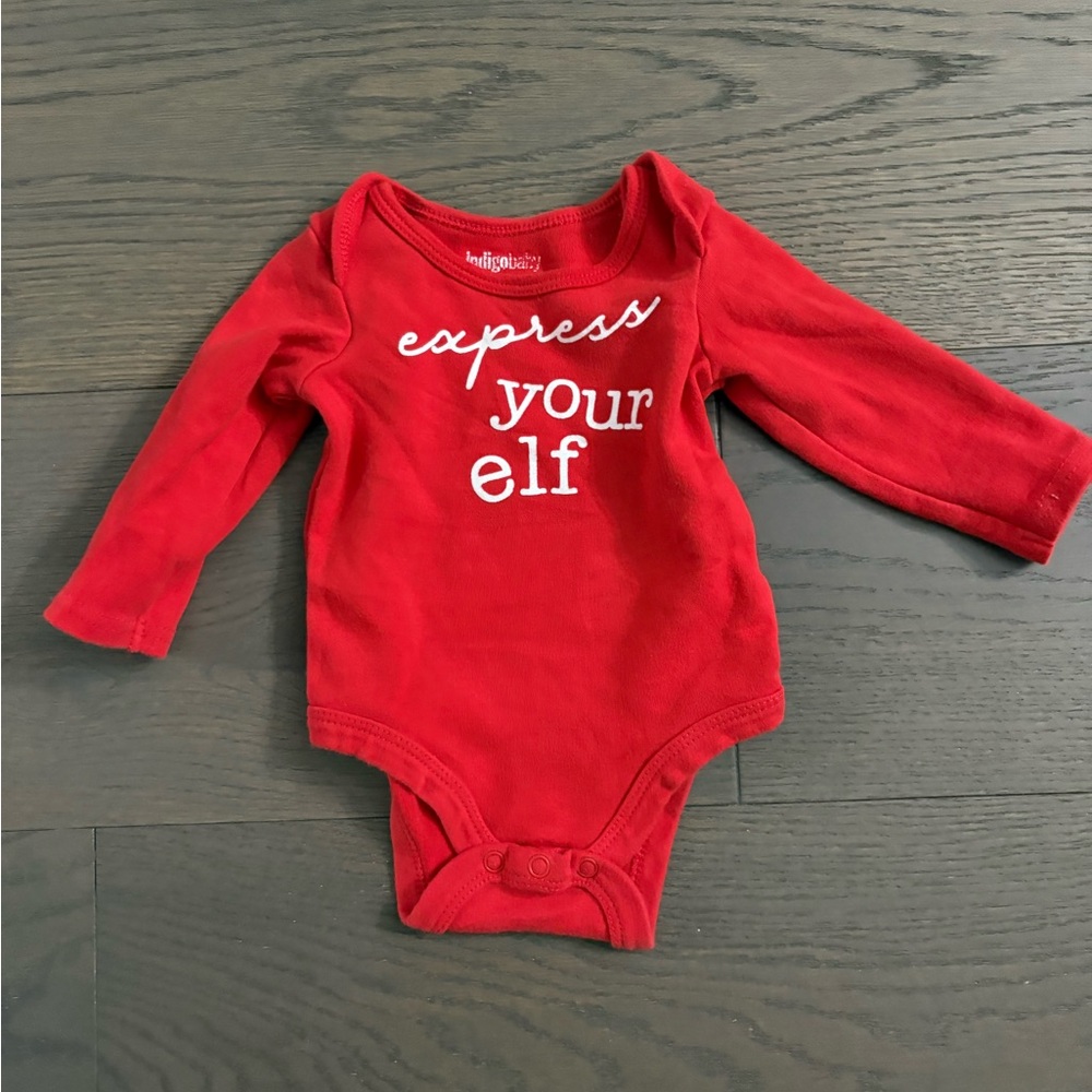 Indigo baby red “express your ELF” baby onesie 0-3M EUC